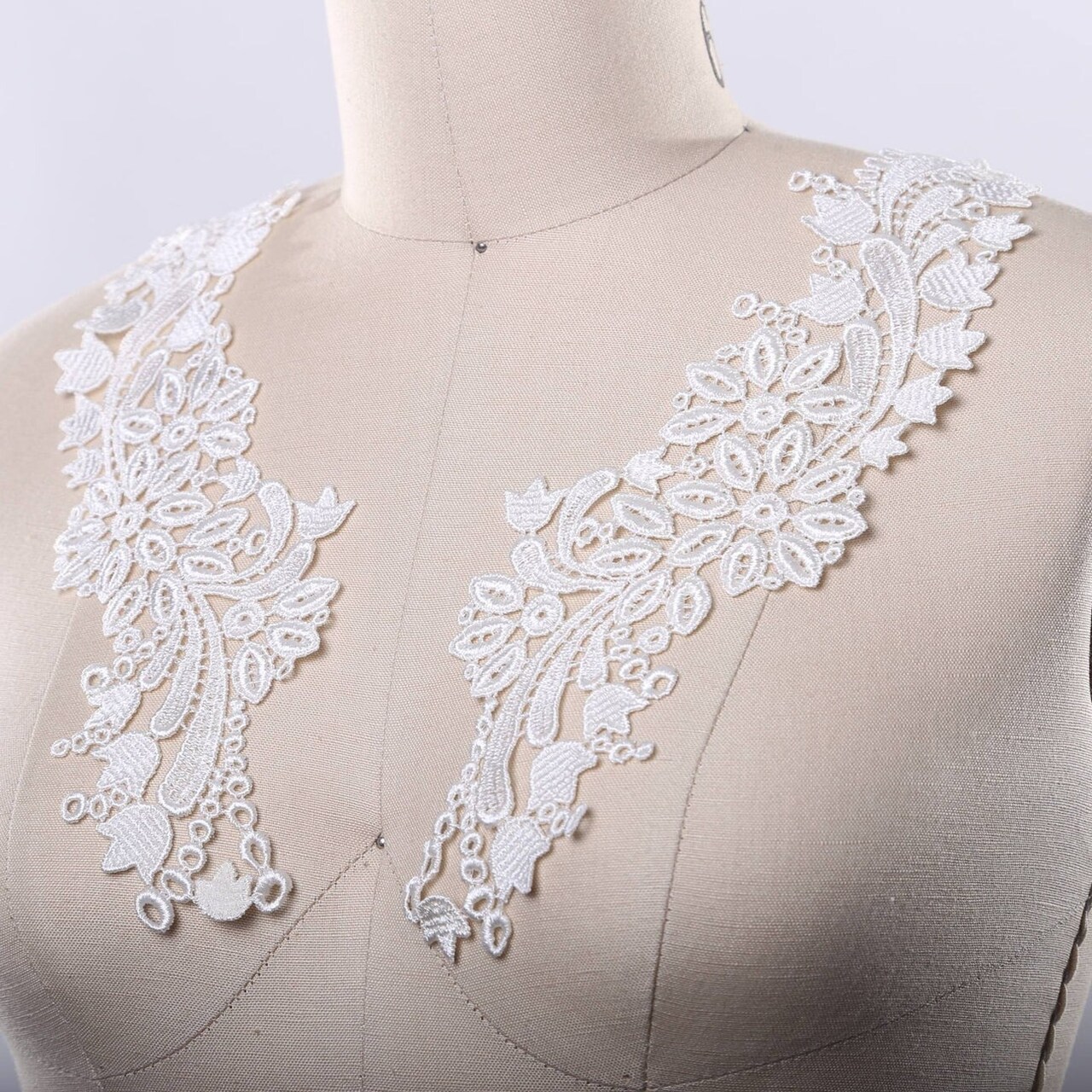 1 Pair Ivory Venice Lace Applique Exclusive Tulip Design Cotton Rayon Blend 11 By 2.5"